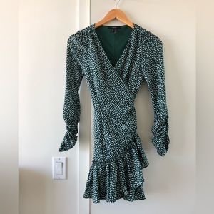 Forever 21 Green wrap dress 💚